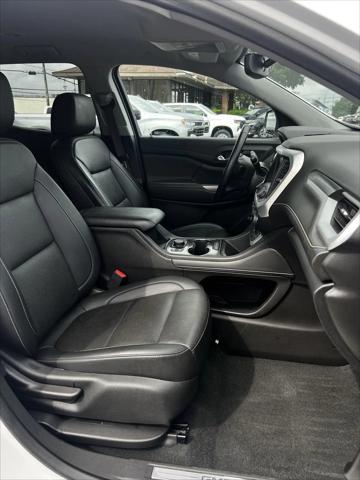 2023 GMC Acadia AWD SLT