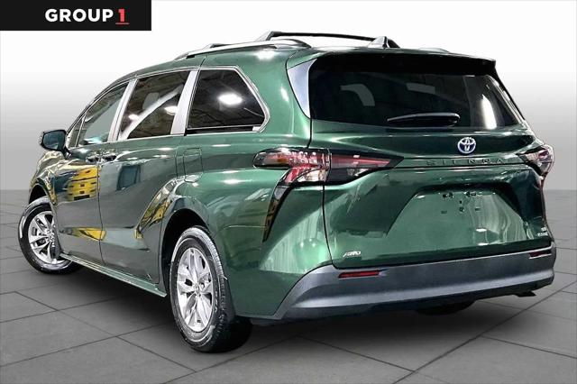 2023 Toyota Sienna LE