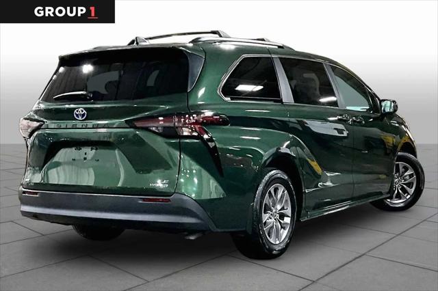 2023 Toyota Sienna LE