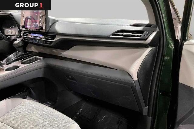 2023 Toyota Sienna LE