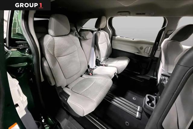 2023 Toyota Sienna LE