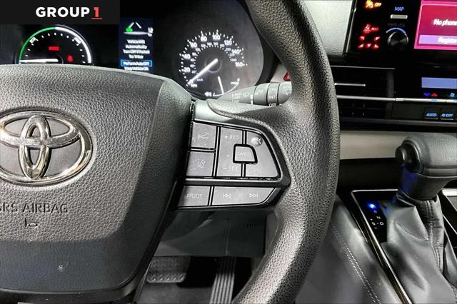 2023 Toyota Sienna LE