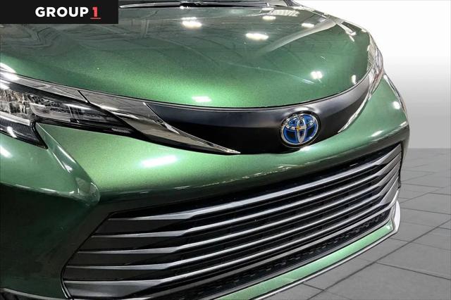2023 Toyota Sienna LE