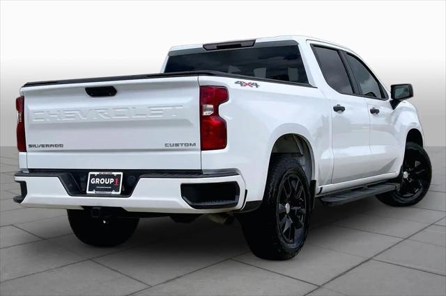 2022 Chevrolet Silverado 1500 4WD Crew Cab Short Bed Custom