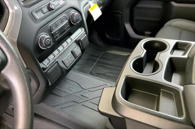 2022 Chevrolet Silverado 1500 4WD Crew Cab Short Bed Custom