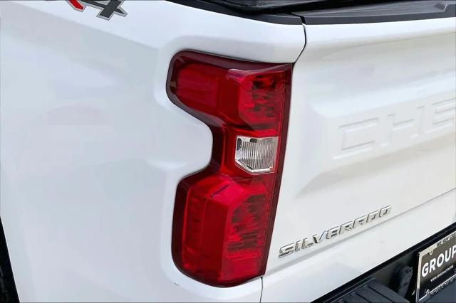 2022 Chevrolet Silverado 1500 4WD Crew Cab Short Bed Custom