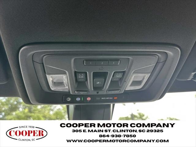 2022 GMC Sierra 1500 Limited 4WD Crew Cab Short Box AT4