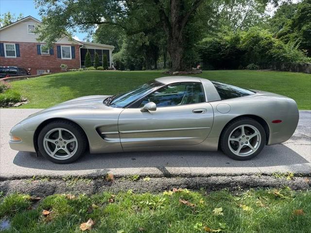 2000 Chevrolet Corvette Base