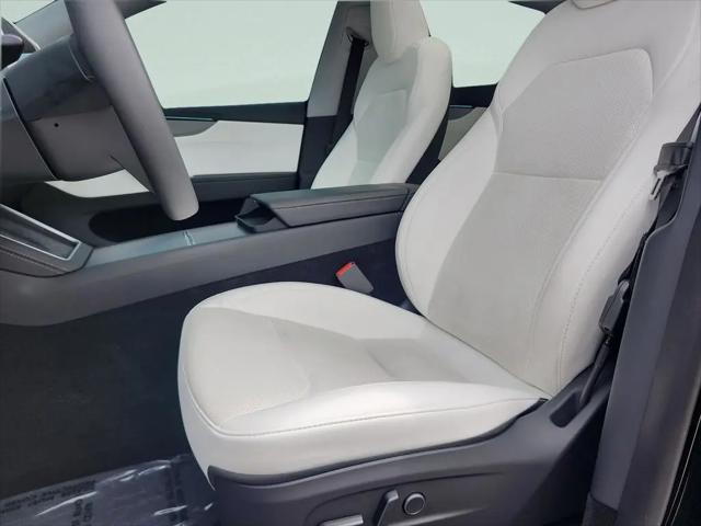 2026 Tesla Model Y Premium Rear-Wheel Drive