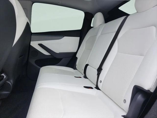 2026 Tesla Model Y Premium Rear-Wheel Drive