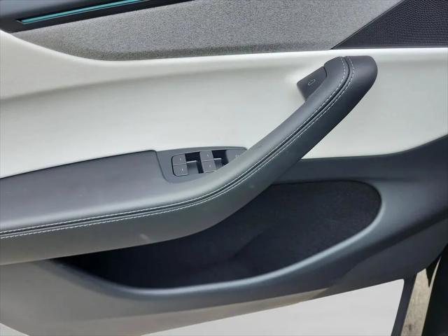 2026 Tesla Model Y Premium Rear-Wheel Drive