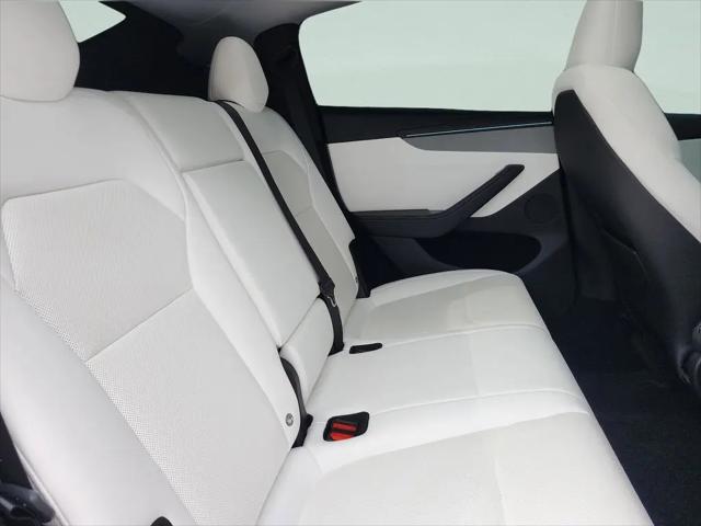 2026 Tesla Model Y Premium Rear-Wheel Drive