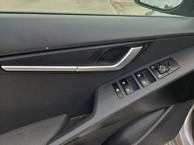 2025 Kia Niro LX