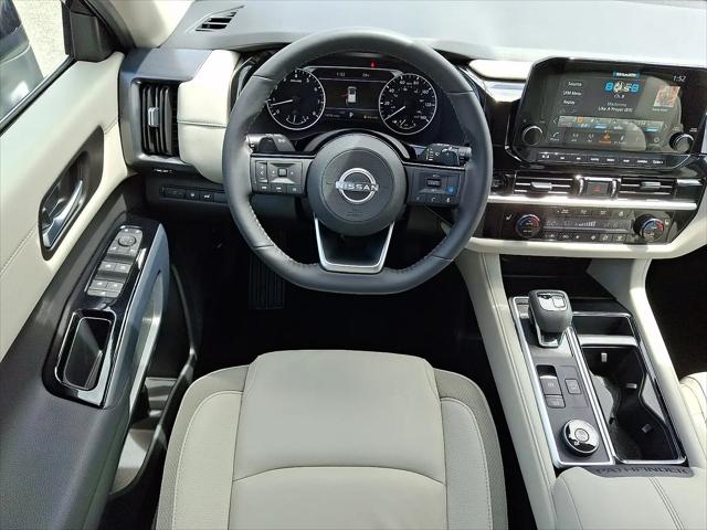 2025 Nissan Pathfinder SL 4WD