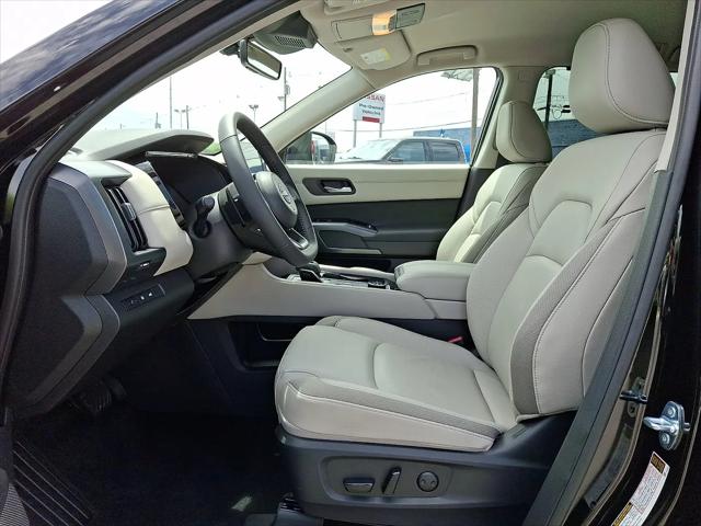 2025 Nissan Pathfinder SL 4WD