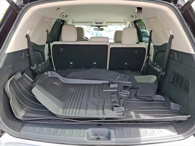 2025 Nissan Pathfinder SL 4WD