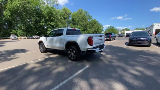 2024 GMC Canyon 4WD AT4