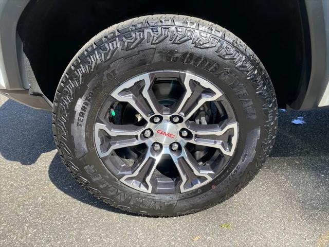 2024 GMC Canyon 4WD AT4