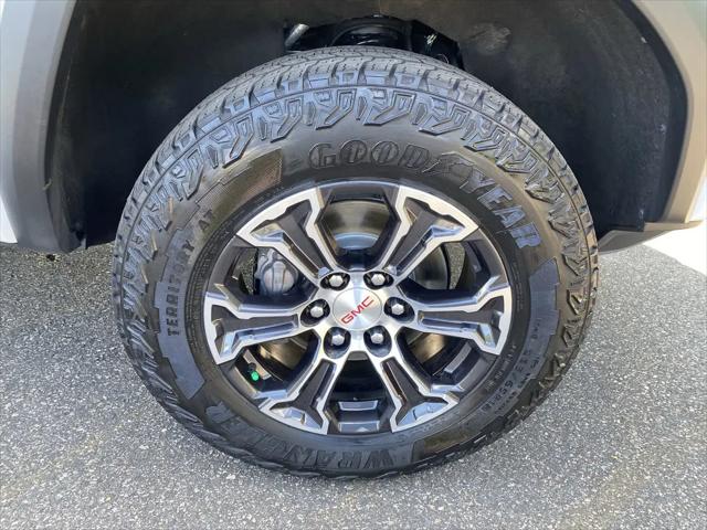 2024 GMC Canyon 4WD AT4