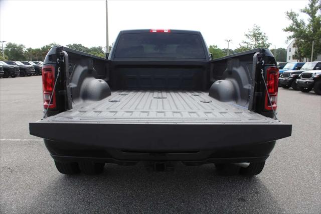2026 Ram 3500 Big Horn Crew Cab 4x4 8' Box