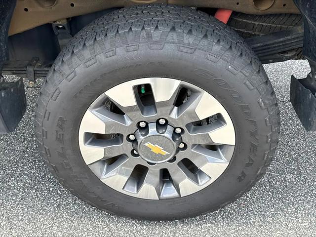 2024 Chevrolet Silverado 2500HD 4WD Crew Cab Standard Bed Custom