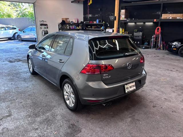 2015 Volkswagen Golf TDI S 4-Door