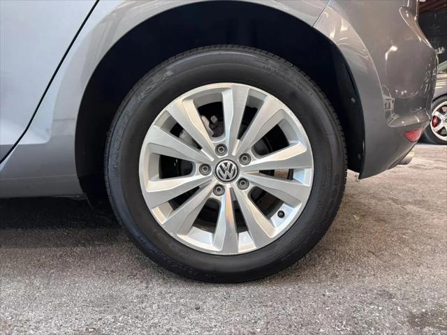 2015 Volkswagen Golf TDI S 4-Door