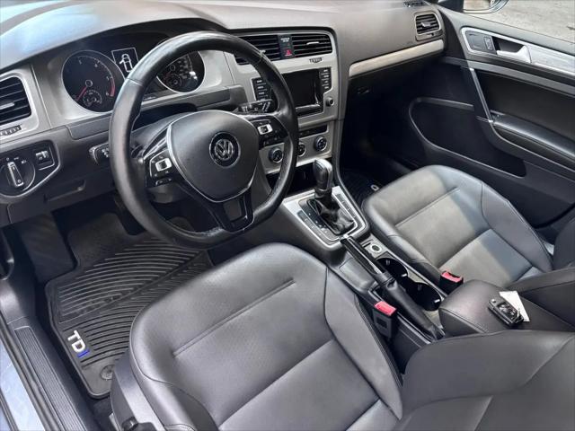 2015 Volkswagen Golf TDI S 4-Door