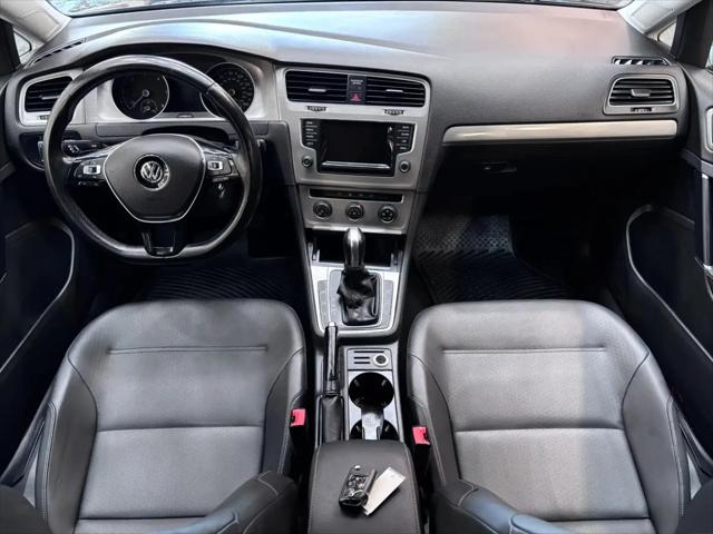 2015 Volkswagen Golf TDI S 4-Door