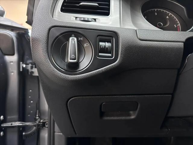 2015 Volkswagen Golf TDI S 4-Door
