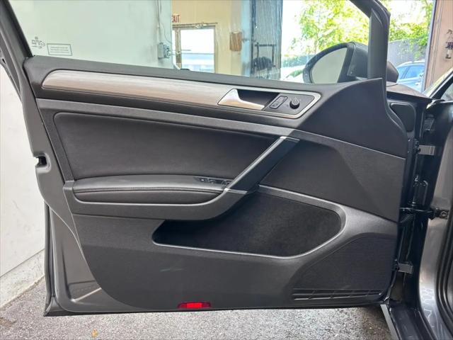 2015 Volkswagen Golf TDI S 4-Door