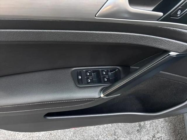 2015 Volkswagen Golf TDI S 4-Door