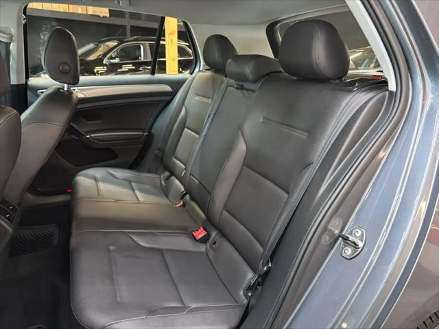 2015 Volkswagen Golf TDI S 4-Door