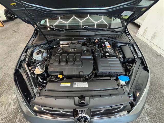 2015 Volkswagen Golf TDI S 4-Door