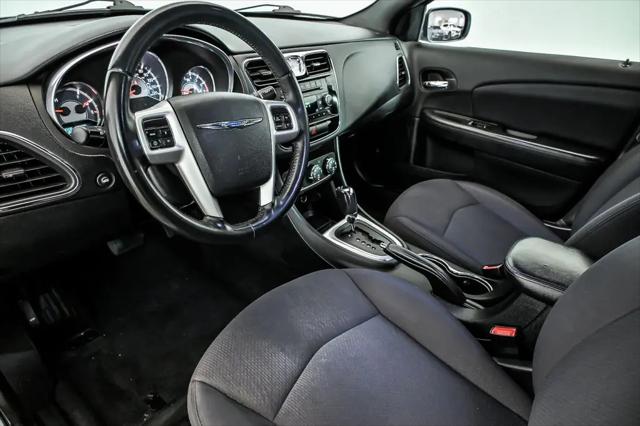 2013 Chrysler 200 Touring