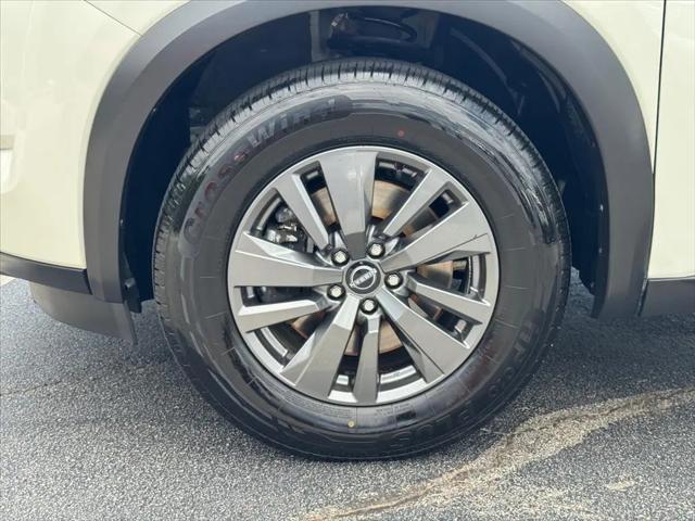 2024 Nissan Pathfinder SV FWD