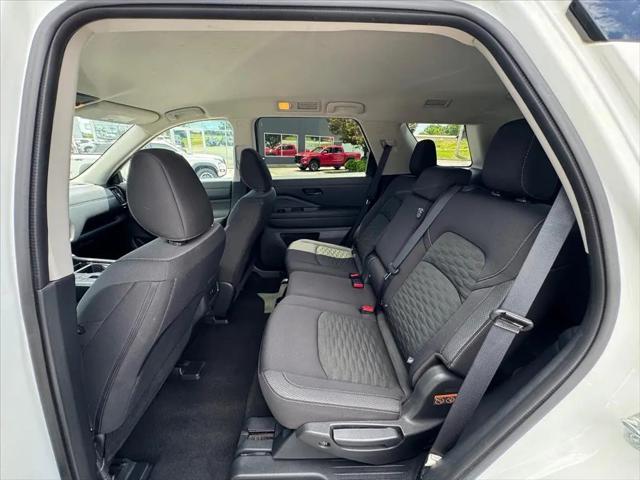 2024 Nissan Pathfinder SV FWD