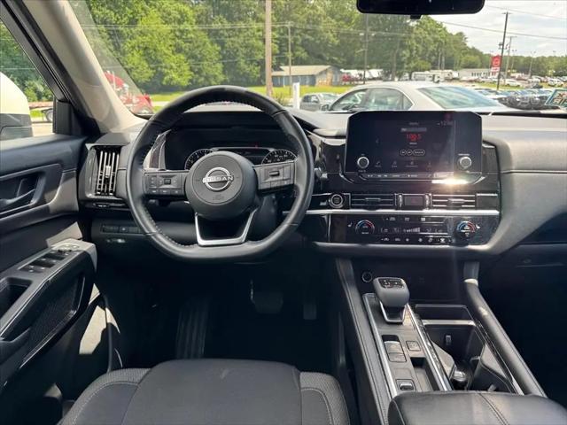 2024 Nissan Pathfinder SV FWD