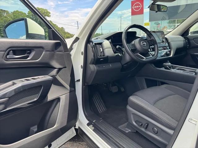 2024 Nissan Pathfinder SV FWD
