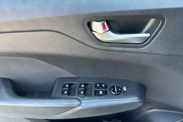 2022 Hyundai Accent SE
