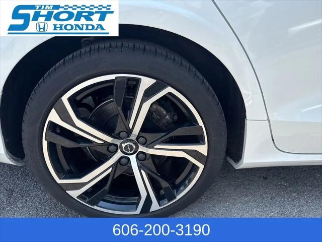 2024 Volvo S60 B5 Plus Dark Theme