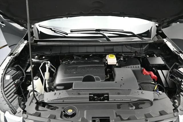 2024 Nissan Pathfinder SL FWD