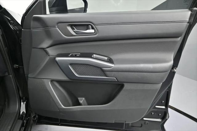 2024 Nissan Pathfinder SL FWD
