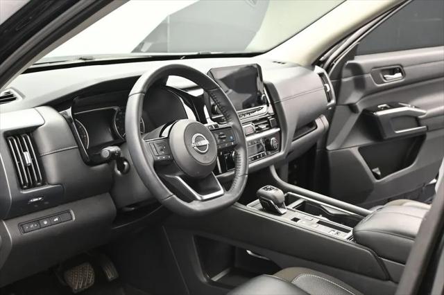 2024 Nissan Pathfinder SL FWD