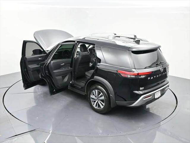 2024 Nissan Pathfinder SL FWD