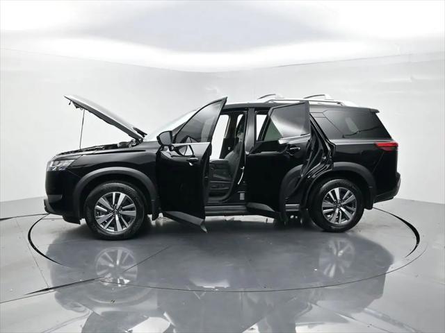 2024 Nissan Pathfinder SL FWD
