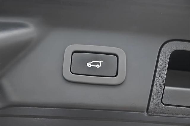 2018 Land Rover Range Rover Velar P380 SE R-Dynamic