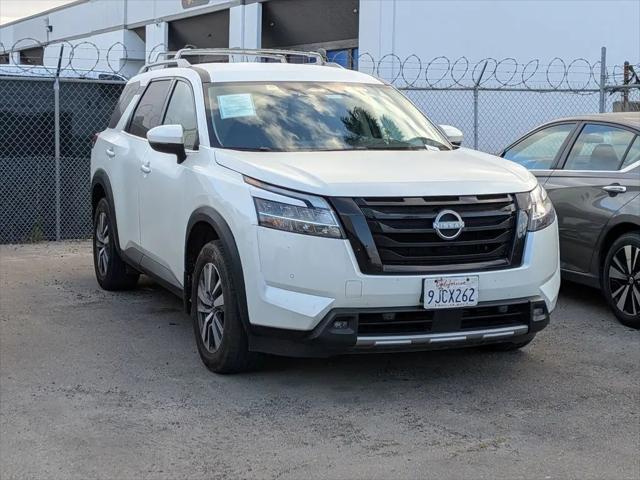 2023 Nissan Pathfinder SL FWD