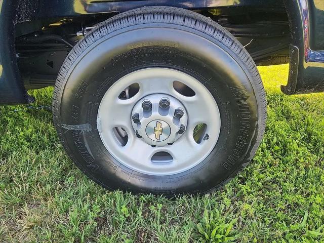 2025 Chevrolet Express Cargo Van RWD 2500 Regular Wheelbase WT