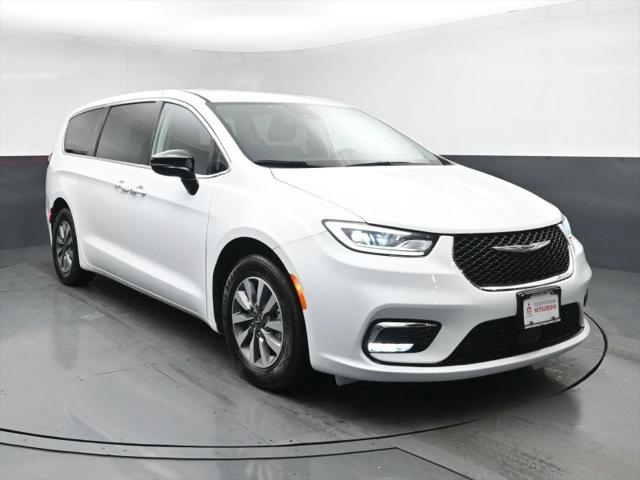 2024 Chrysler Pacifica Hybrid Select for sale in New Hyde Park, NY